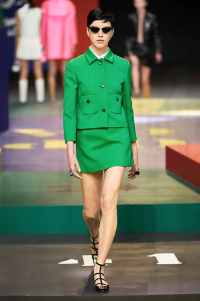 Look 17